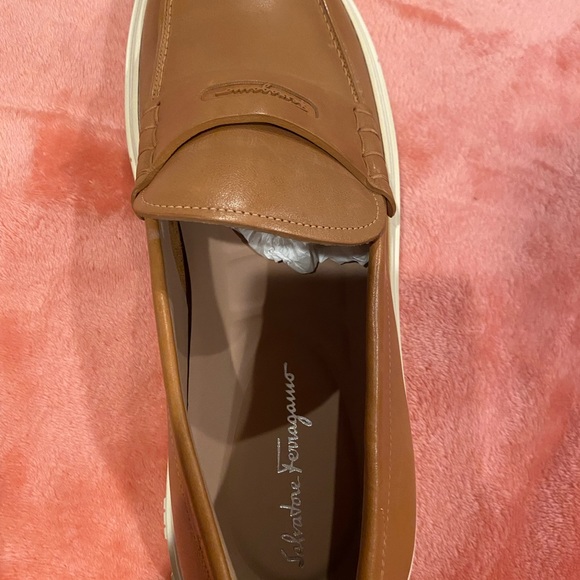 COPY - 👞 Salvatore Ferragamo loafers in calf leather
* Flat heel - Picture 2 of 13